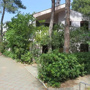  Apartment Soline Beach